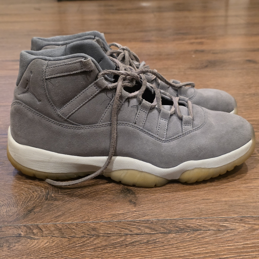 Air Jordan 11 "Pinnacle", Sz 10.5